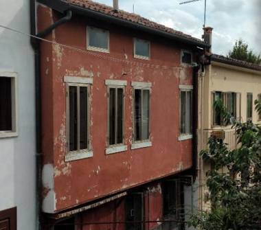 Casa indipendente in vendita a Lonigo (Vicenza), Via Nazario Sauro 11