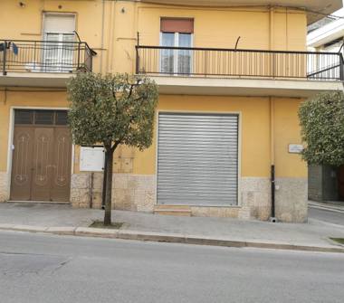 Negozio in vendita a Altamura (Bari), Via Cassano 33