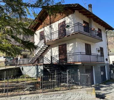 Quadrilocale in vendita a Challand-Saint-Anselme (Aosta), Frazione Quincod 232