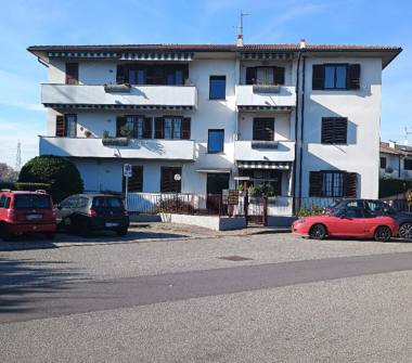 Trilocale in vendita a Pessano con Bornago, Frazione Bornago, Via Giacomo Puccini 13