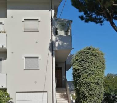 Casa indipendente in vendita a Pesaro, Frazione Cattabrighe