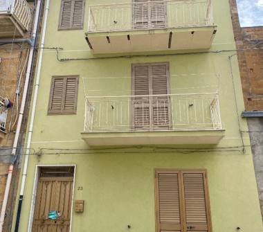 Casa indipendente in vendita a Barrafranca (Enna), Via Pasubio 23
