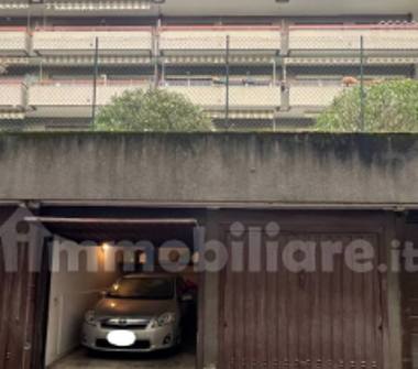 Box/Garage/Posto auto in vendita a Como, Zona Sagnino, Via Deledda 14