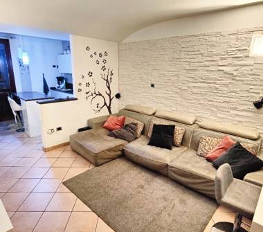 Villetta a schiera in vendita a Meldola, Frazione San Colombano, Strada San Colombano Raggi 1