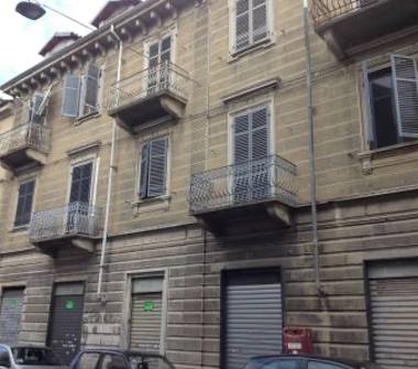 Negozio in vendita a Torino, Zona Barriera Milano, Via Valprato 20