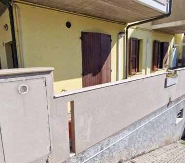 Trilocale in vendita a Fano, Frazione Cuccurano, Via della Stazione 39