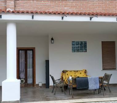 Casa indipendente in vendita a Biandrate (Novara), Via Roma 1