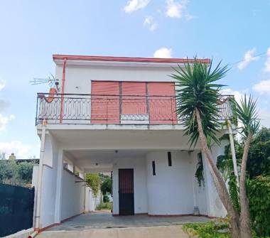 Casa indipendente in vendita a Carini, Frazione Villa Grazia Di Carini, Via Amerigo Vespucci 44