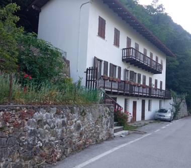 Casa indipendente in vendita a Terragnolo (Trento), Frazione Camperi 11