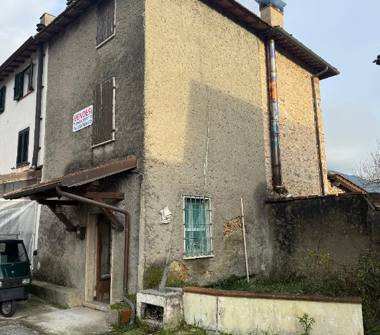 Casa indipendente in vendita a Camaiore, Frazione Vado