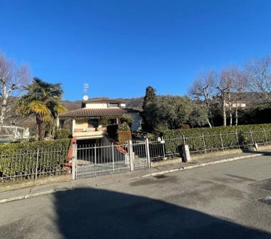Villa in vendita a Sotto il Monte Giovanni XXIII (Bergamo), Villaggio Larco 10