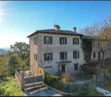 Rustico/Casale in vendita a Mercatino Conca, Frazione Pian Di Castello