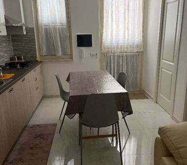 Casa indipendente in affitto a Crotone (Crotone)