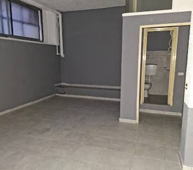 Laboratorio in vendita a Milano, Zona Stazione Centrale, Via Nino Oxilia 23