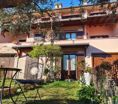 Villetta a schiera in vendita a Toscolano-Maderno, Frazione Gaino, Via Paolo Veronese 50