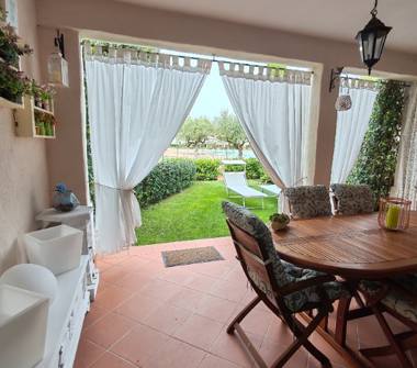 Villetta a schiera in vendita a Peschiera del Garda, Frazione Bassana, Località Bassana 4