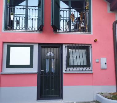 Casa indipendente in vendita a Biandronno (Varese), Via Giuseppe Mazzini 1