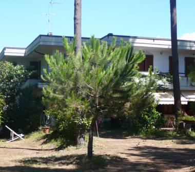 Quadrilocale in affitto a Massa, Frazione Marina Di Massa