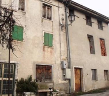 Rustico/Casale in vendita a Lusiana Conco, Frazione Rubbio