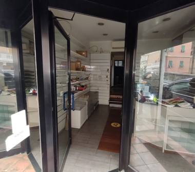 Negozio in affitto a Genova, Zona Albaro, Via Pisa 12r