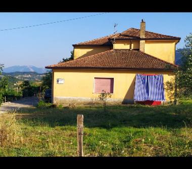 Casa indipendente in vendita a Lioni (Avellino)