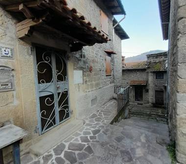 Casa indipendente in vendita a Castel San Niccolò (Arezzo), Strada Comunale la Fonte Terzelli 3