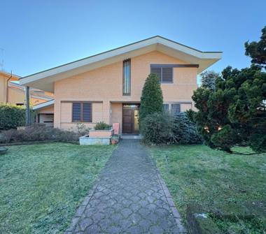 Villa in vendita a Castano Primo, Frazione Ponte, Via Ponte Castano 65