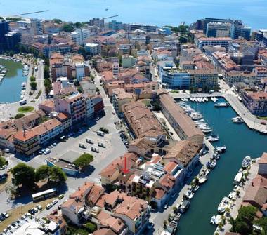 Altro in vendita a Grado, Frazione Grado Pineta, Via A. Volta 8