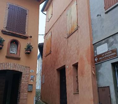 Casa indipendente in vendita a Bertinoro (Forlì-Cesena), Via Gino Vendemini 19