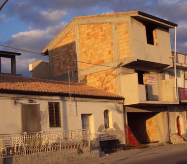Casa indipendente in vendita a Palizzi, Frazione Palizzi Marina, Via Nazionale 25