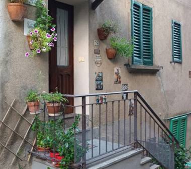 Casa indipendente in vendita a Montieri, Frazione Boccheggiano, Via Giuseppe Garibaldi in Boccheggiano 26