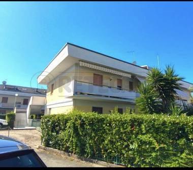 Trilocale in vendita a Massa, Frazione Marina Di Massa, Via Puliche 387