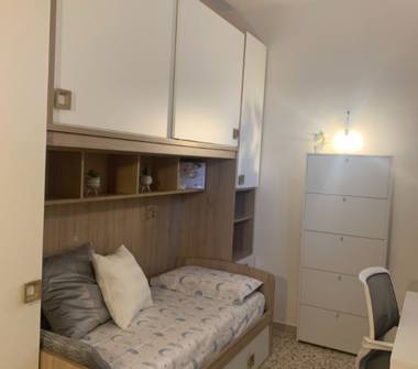 Affitto Stanza Singola a Roma, Zona Romanina, Viale Guglielmo Marconi 57