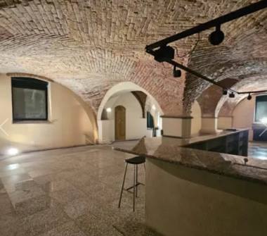 Magazzino in vendita a Lodi, Frazione Centro città