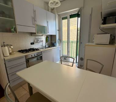 Affitto Stanza Doppia a Milano, Zona Isola, Viale Zara 23