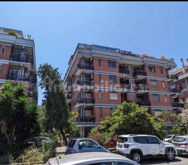 Box/Garage/Posto auto in vendita a Roma, Zona Ostia, Viale dei Promontori 392