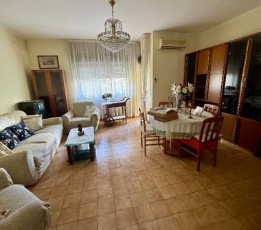 Appartamento in vendita a Crotone, Frazione Centro città, Via Andrea Cefaly 3