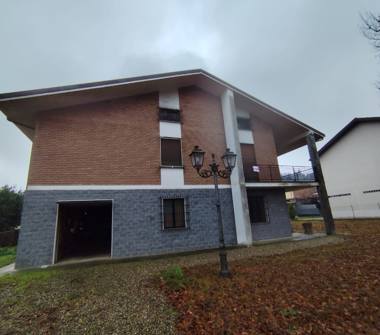 Casa indipendente in vendita a San Salvatore Monferrato, Frazione Frescondino