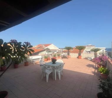 Trilocale in vendita a Mascali, Frazione Fondachello