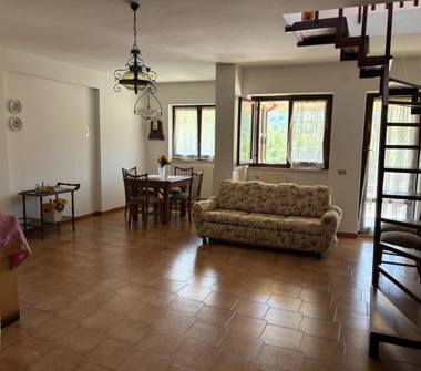 Appartamento in vendita a Cappadocia, Frazione Petrella Liri, Via Vittorio Veneto 60
