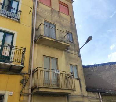 Casa indipendente in vendita a San Cataldo (Caltanissetta), Via Arcadipane 12