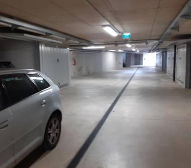 Box/Garage/Posto auto in affitto a Como, Zona Centro Storico, Via Regina Teodolinda 23