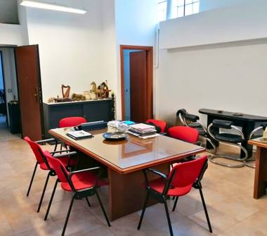 Laboratorio in vendita a Milano, Zona Barona, Via Lodovico Il Moro 159
