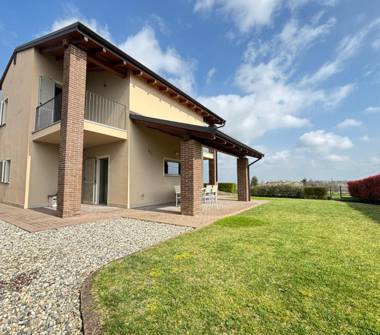 Villa in vendita a Camagna Monferrato, Frazione Bonina