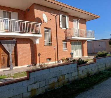 Casa indipendente in vendita a Mesola, Frazione Monticelli, Via IV Novembre 1