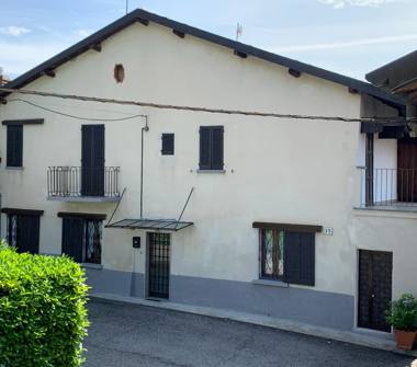 Affitto Casa Vacanze a Varese, Frazione Calcinate Del Pesce, Via Ettore Ponti 35
