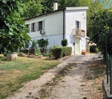 Casa indipendente in vendita a Penne, Frazione Colle Trotta, Contrada Colle Trotta 10