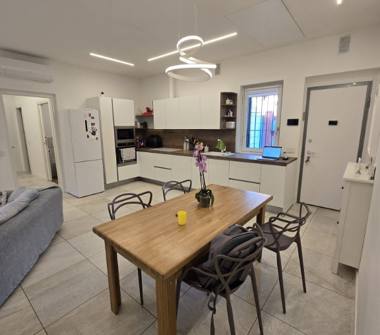 Casa indipendente in vendita a Como, Zona Monte Olimpino, Via Bellinzona 101