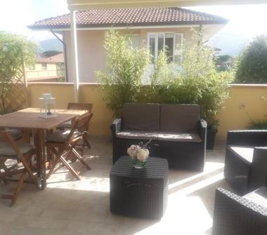 Trilocale in affitto a Pietrasanta, Frazione Marina Di Pietrasanta