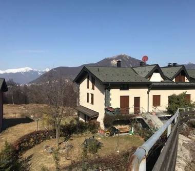 Trilocale in vendita a Alta Valle Intelvi (Como), Viale Guglielmo Poletti 37